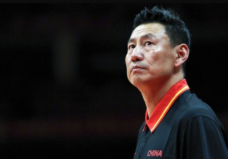 开云APP-乒乓球巨星李楠转型篮球教练，备受瞩目