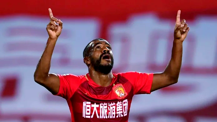 开云体育app-传奇球员生涯告别，球迷送行心情激动的简单介绍