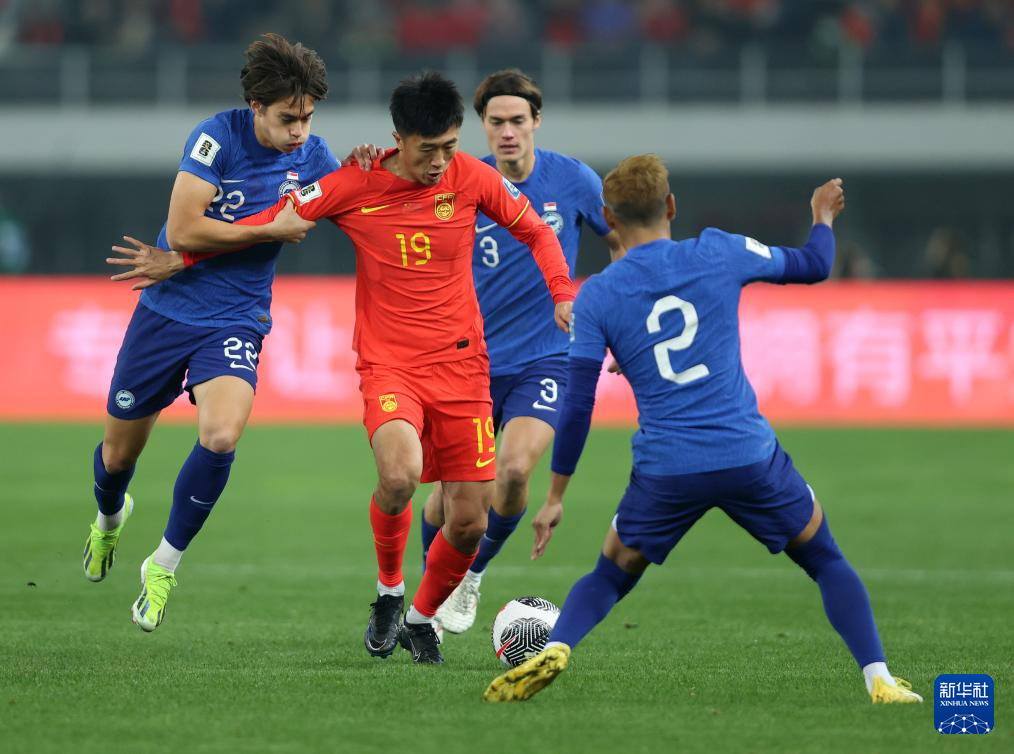 国际足球赛场上中国队展示出色球技