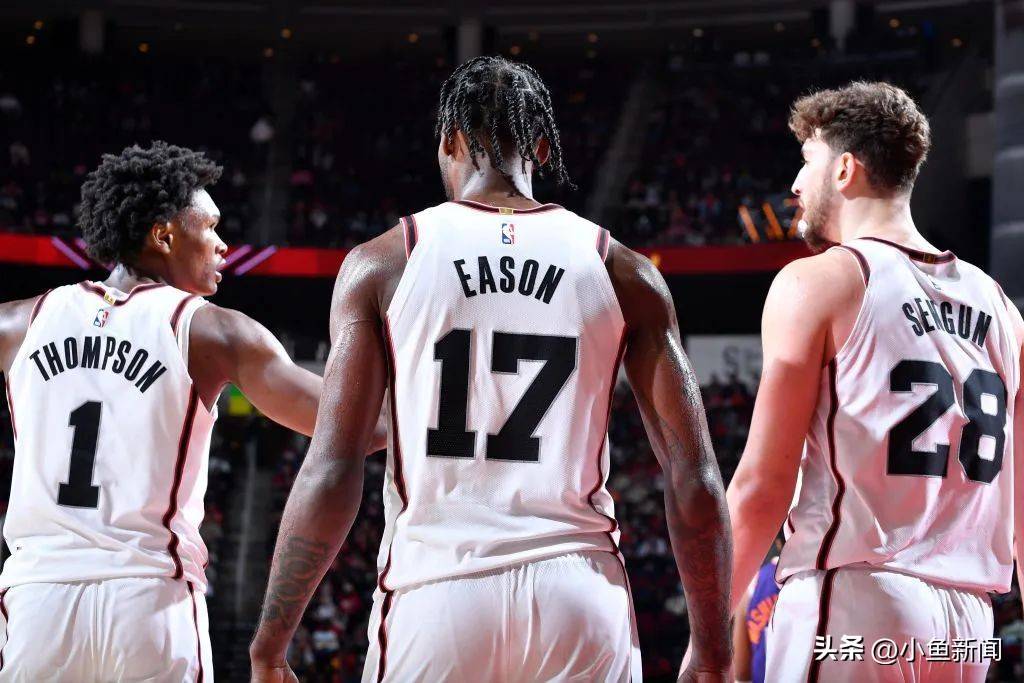 季后赛老将的神勇发挥火箭的三分球绝杀惊呆全场的简单介绍