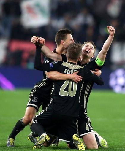 开云APP-关于阿贾克斯中场德容加盟拜仁慕尼黑，助力德甲的信息