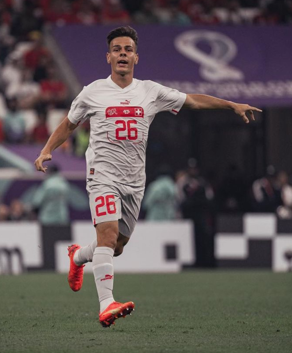 阿尔梅里亚年轻后卫亮相,展望未来潜力无限的简单介绍 阿尔梅里亚年轻后卫亮相,展望未来潜力无限的简单介绍