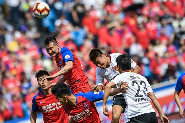 开云平台-包含重庆斯威成为黑马，冲击联赛前列的词条