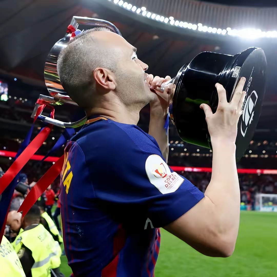 开云体育官方网站-西班牙传奇运动员再战，夺冠功成