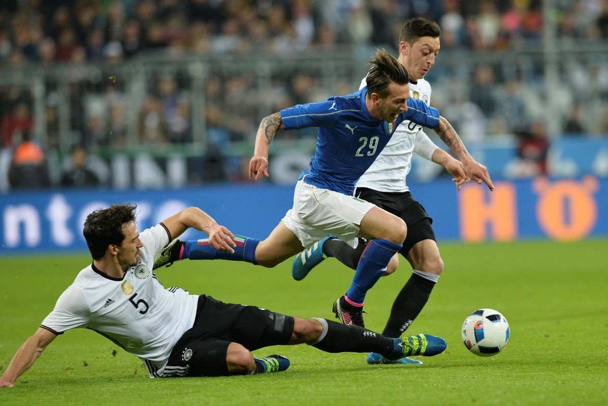 开云官网-德国主场惊险战胜爱沙尼亚，小组排名稳固的简单介绍