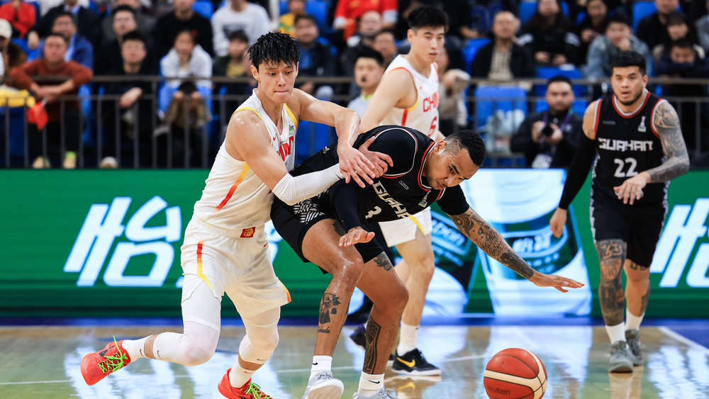 开云体育APP下载-佛山男篮勇夺胜利，追击领先