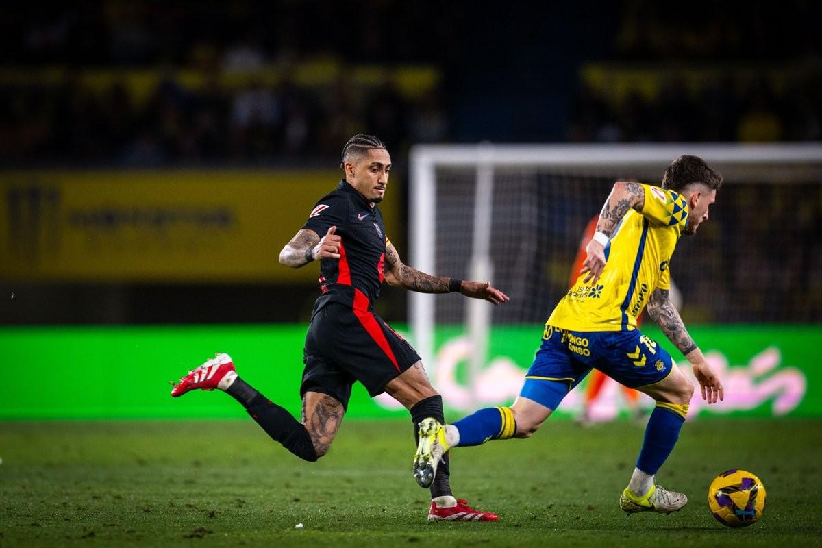 关于阿贾克斯客场战胜奈梅亨，保持不败走势的信息