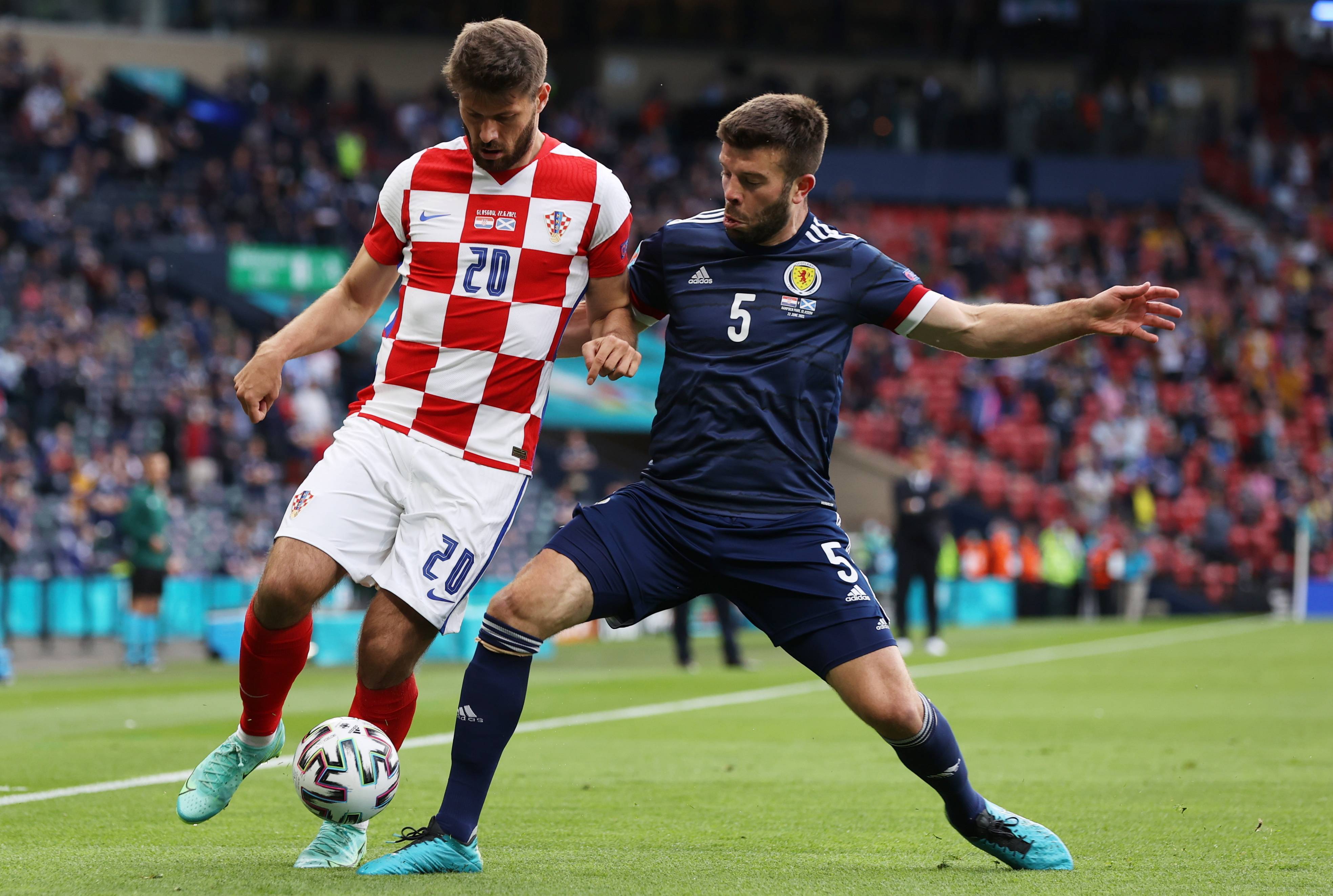 开云体育平台APP-英格兰与克罗地亚正面交锋，实力对决！的简单介绍