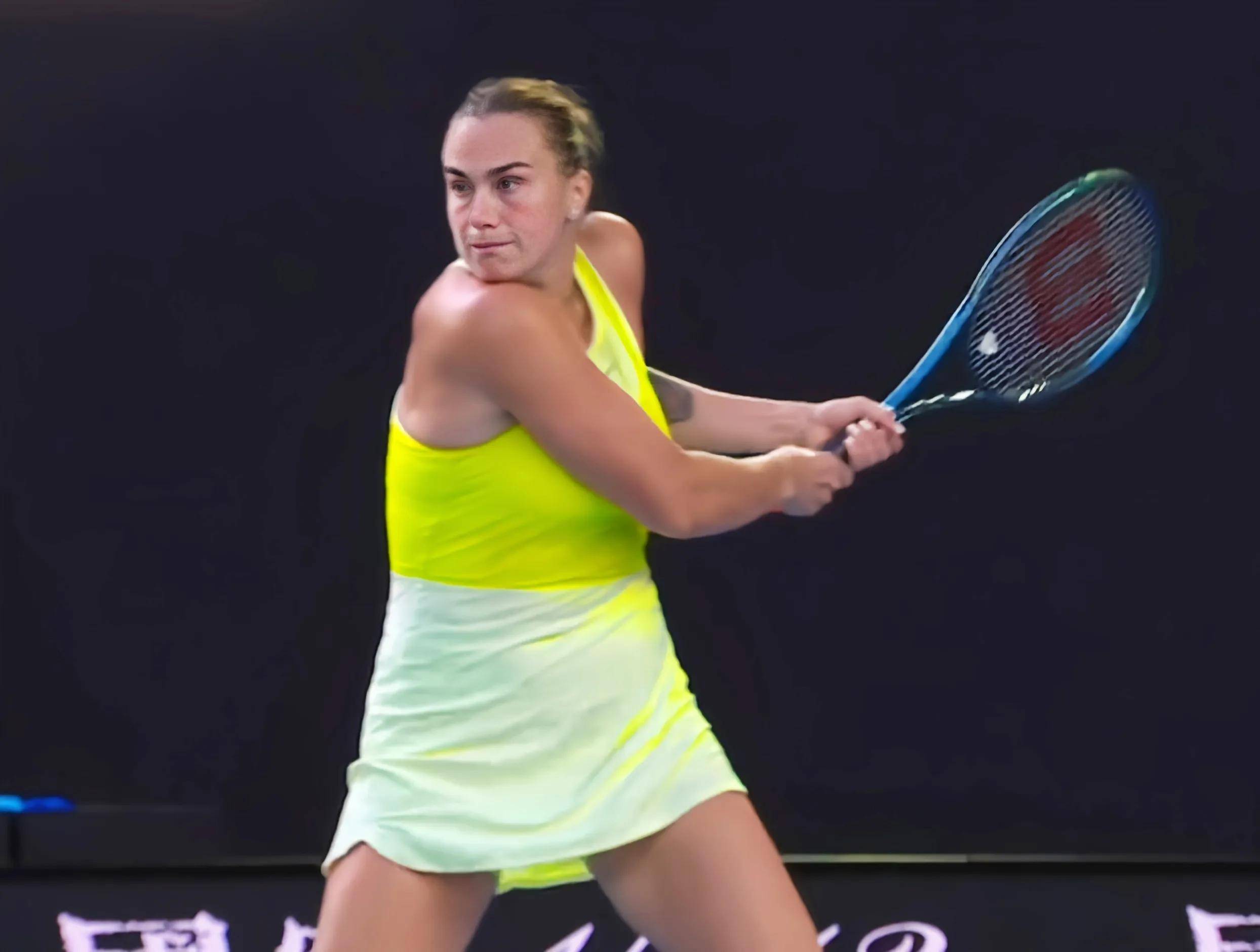 开云体育在线-网球比赛中选手发挥出色，晋级强势