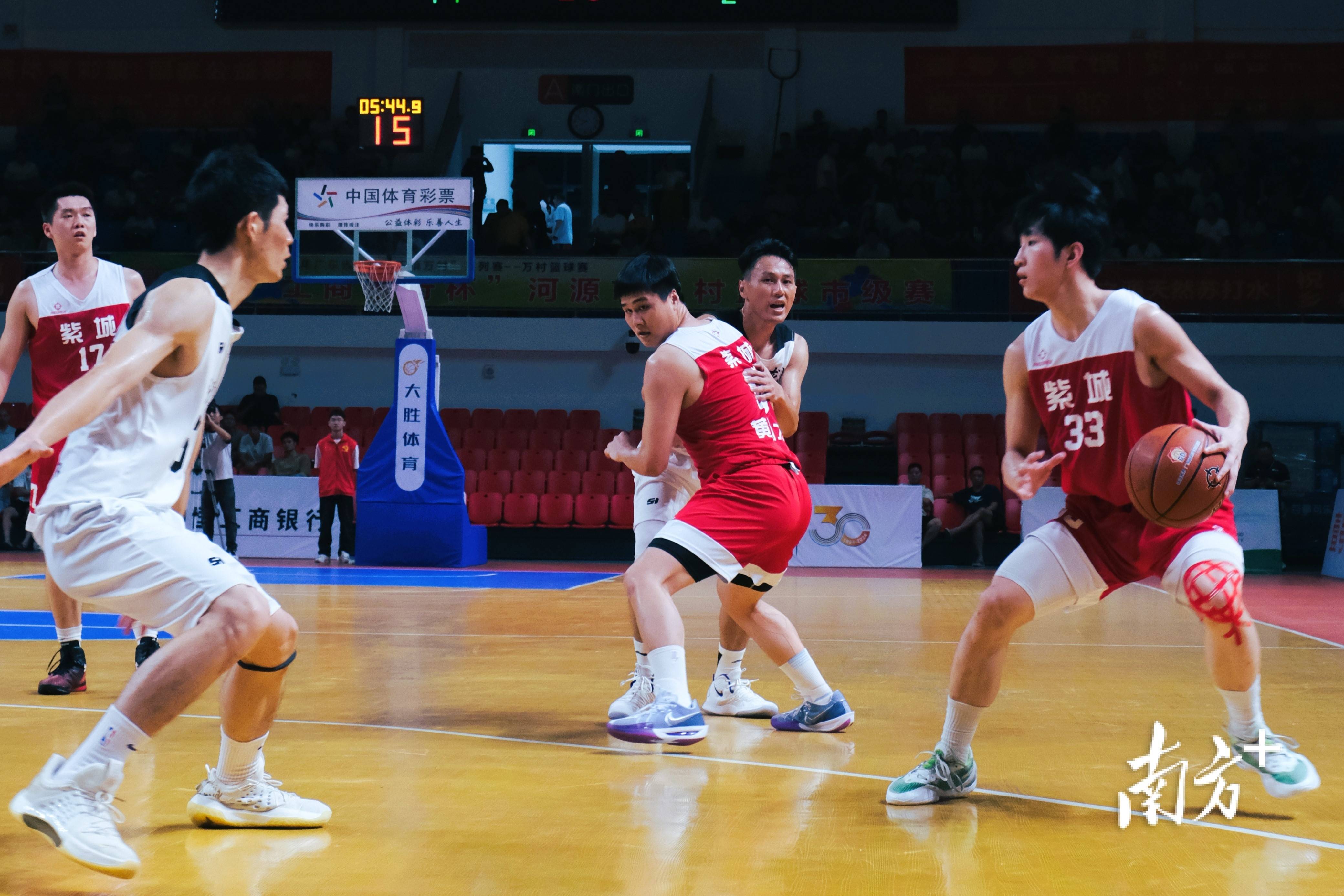 开云APP-比赛中的精彩瞬间，让我们一起见证