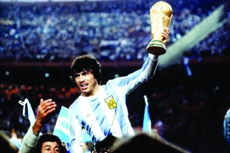 开云体育在线-蓝白军团取得三连胜，希腊客场大胜摩尔多瓦的简单介绍