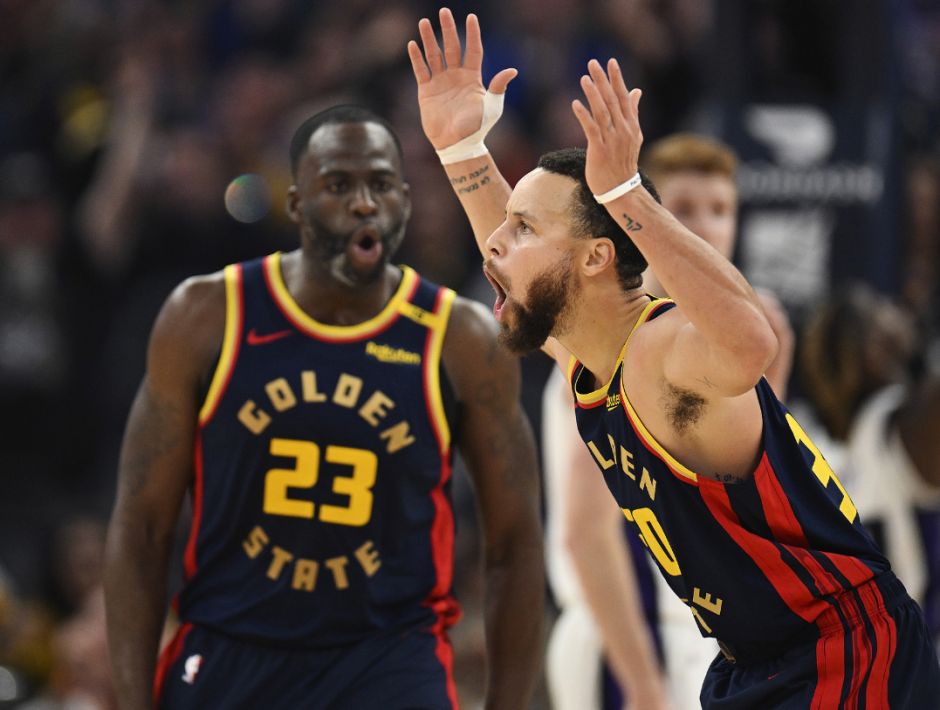 勇士惨败猛龙,库里期待反弹 勇士惨败猛龙,库里期待反弹