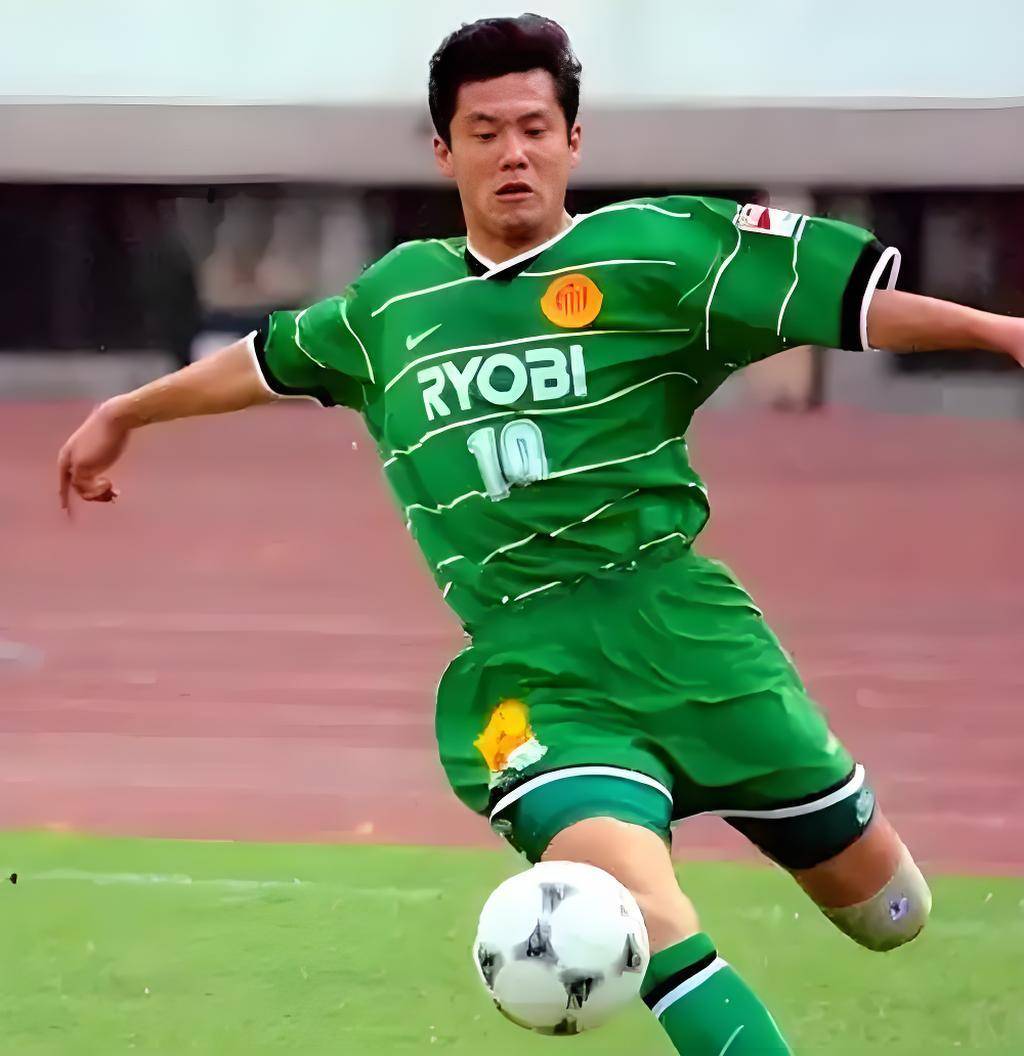 关于国内最高水平足球职业联赛竞争激烈,各队士气高昂的信息 关于国内最高水平足球职业联赛竞争激烈,各队士气高昂的信息