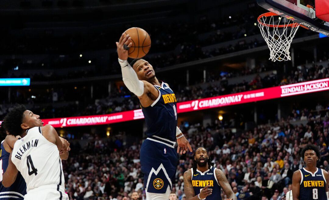 篮网客场横扫掘金,乔治复出添助威 篮网客场横扫掘金,乔治复出添助威