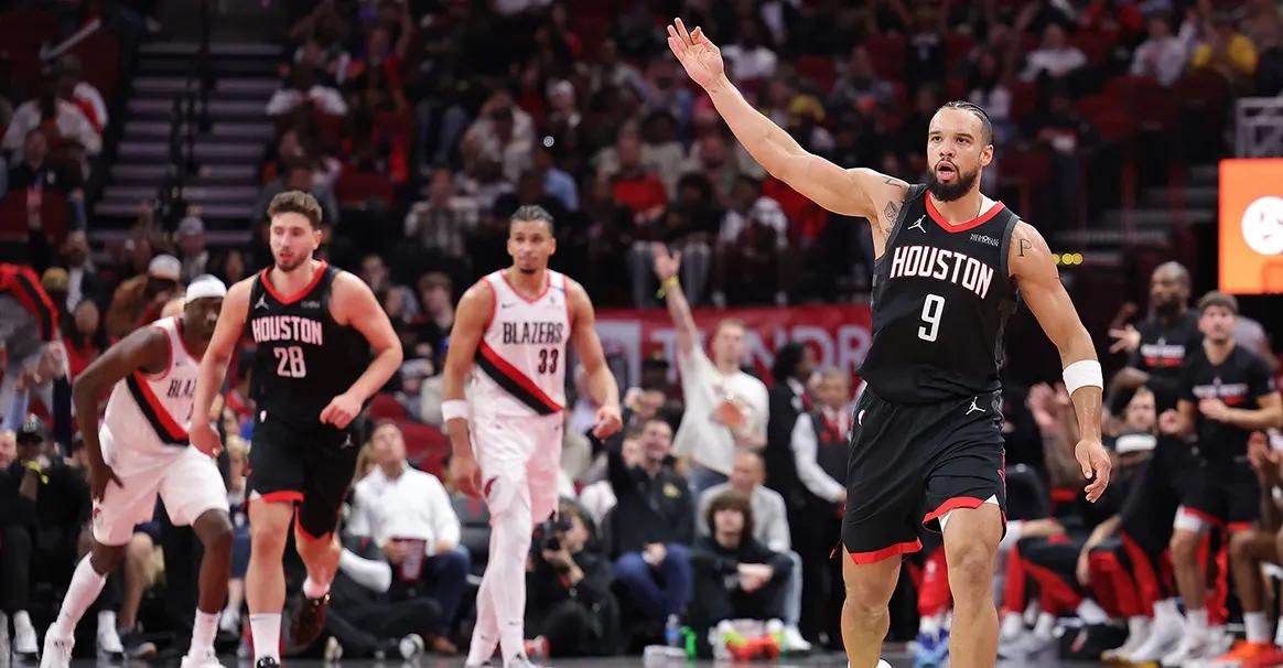 -包含开拓者篮板优势明显，全队共同努力赢得胜利的词条