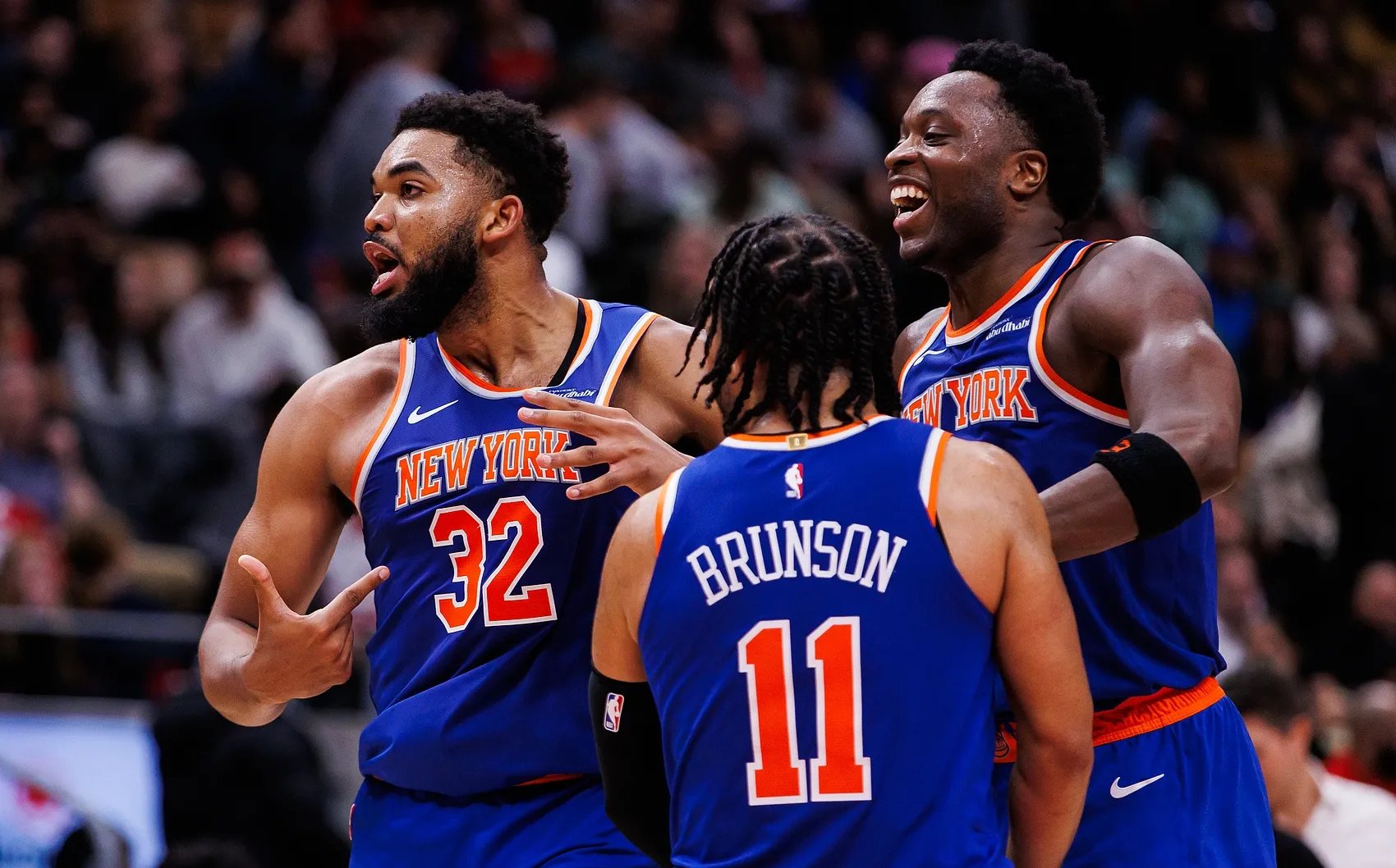 开云体育在线-尼克斯大胜雷霆，巴恩斯表现出色