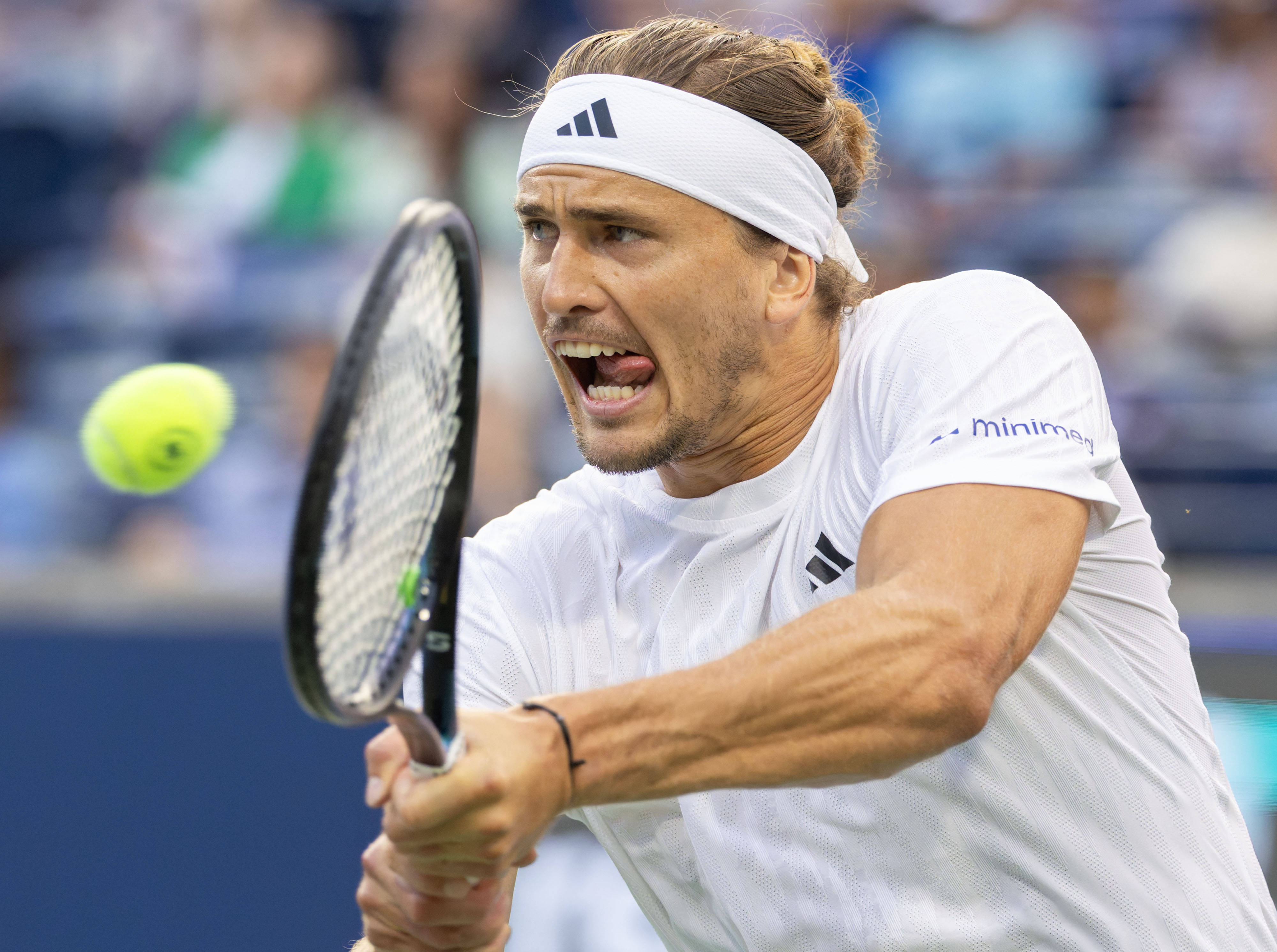 开云体育下载-关于意大利网球队力克德国网球队，兹维列夫爆发神勇的信息