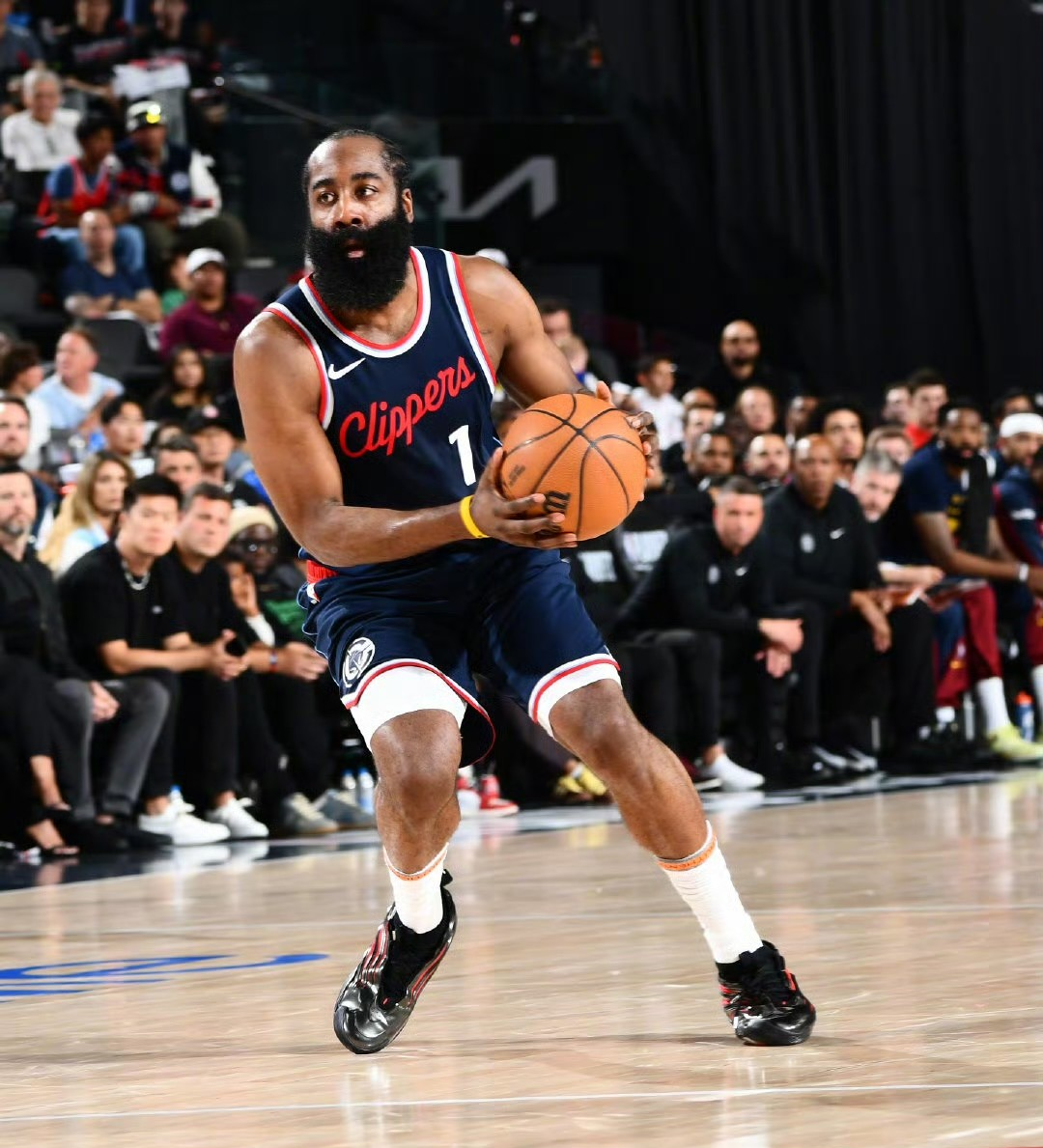 开云下载-太阳绝杀辽宁队，哈登惊艳四座