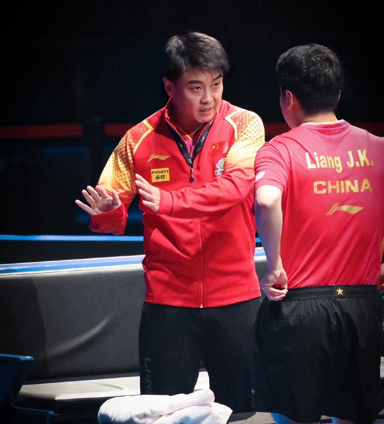 葡萄牙队横扫韩国队，王皓点燃赛场