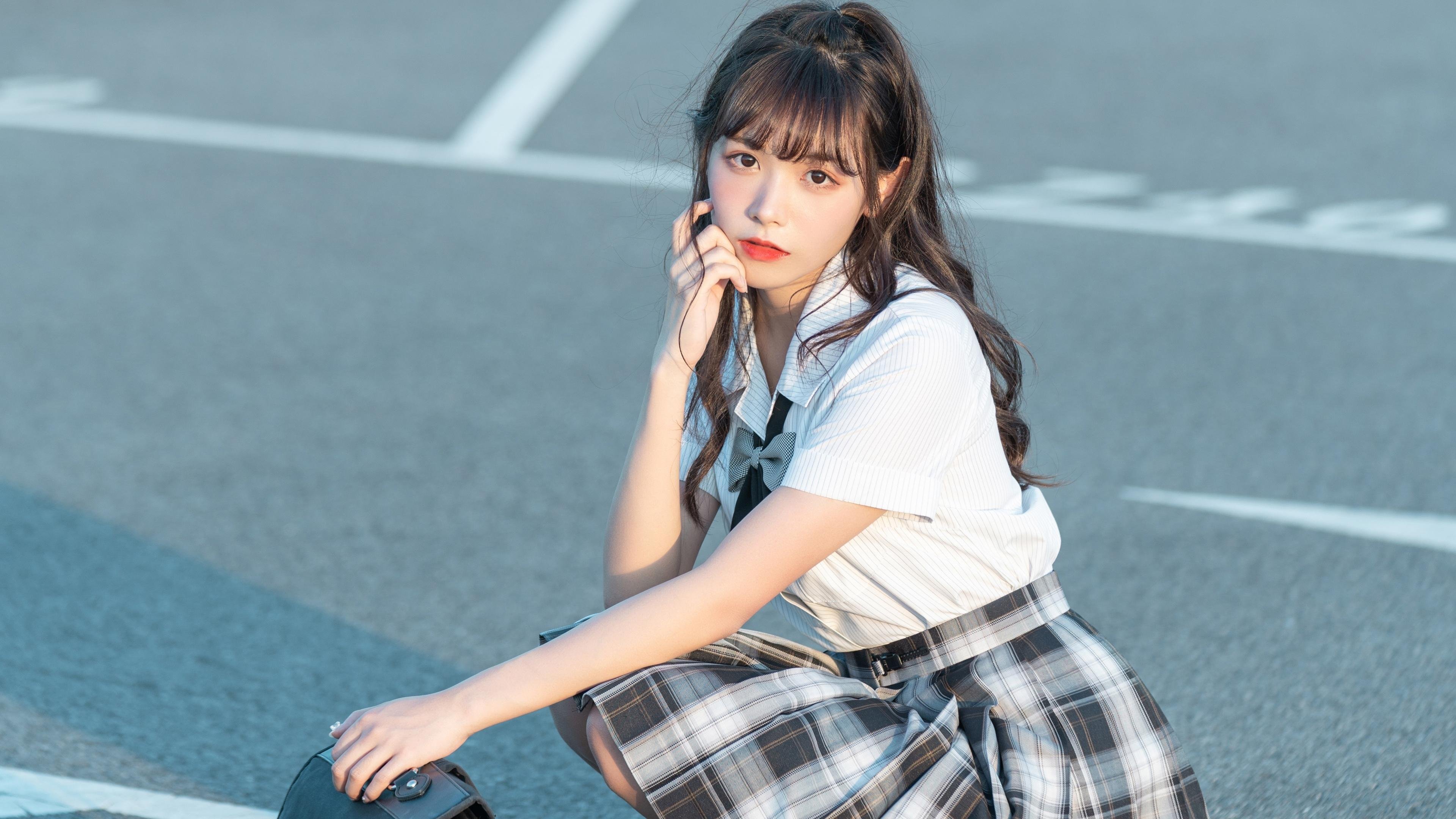 德罗赞狂暴演出助76人碾压雷霆，比赛悬念早早终结