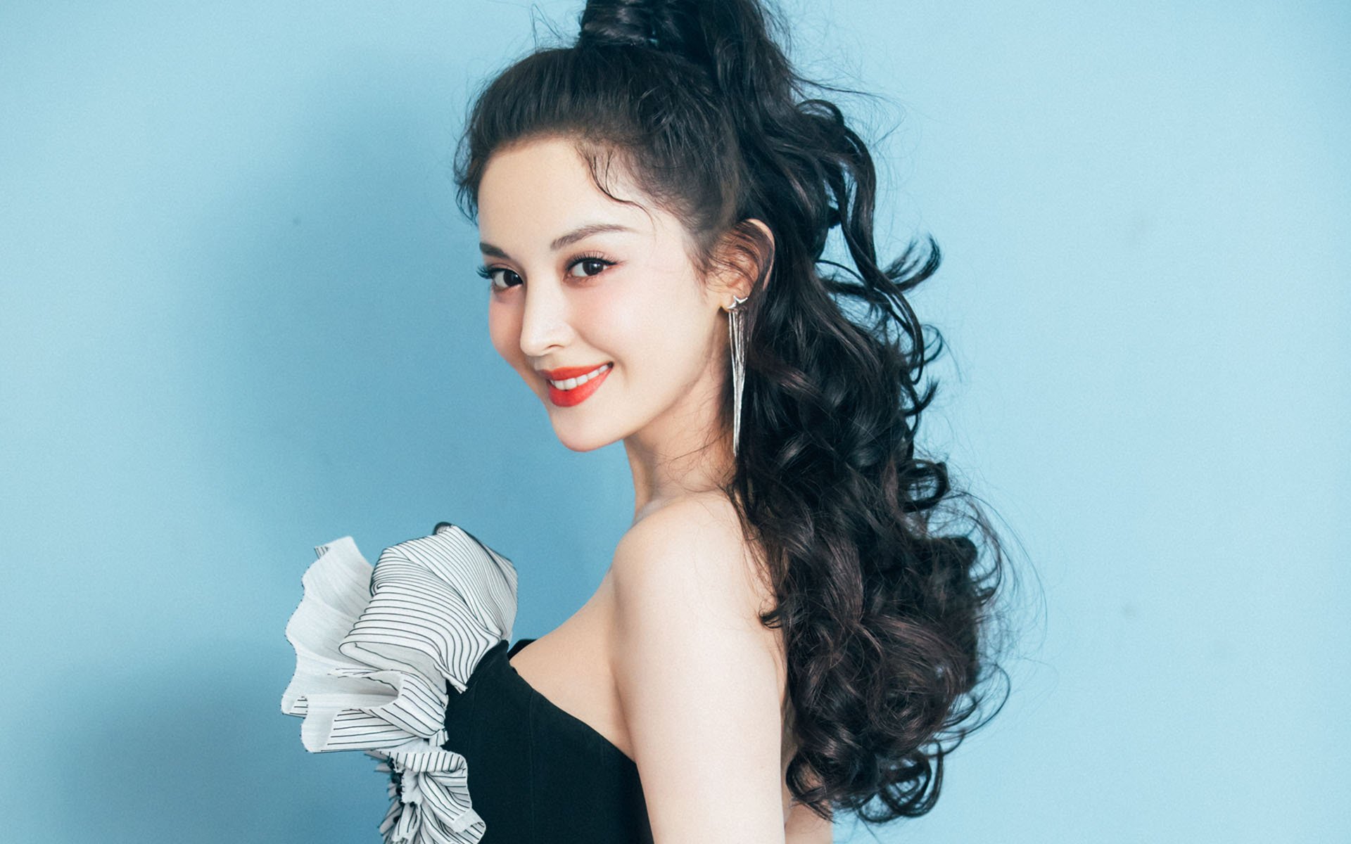 北欧风暴席卷非洲，瑞典战术体系带走安哥拉，曼城铁卫阿坎吉当选关键先生