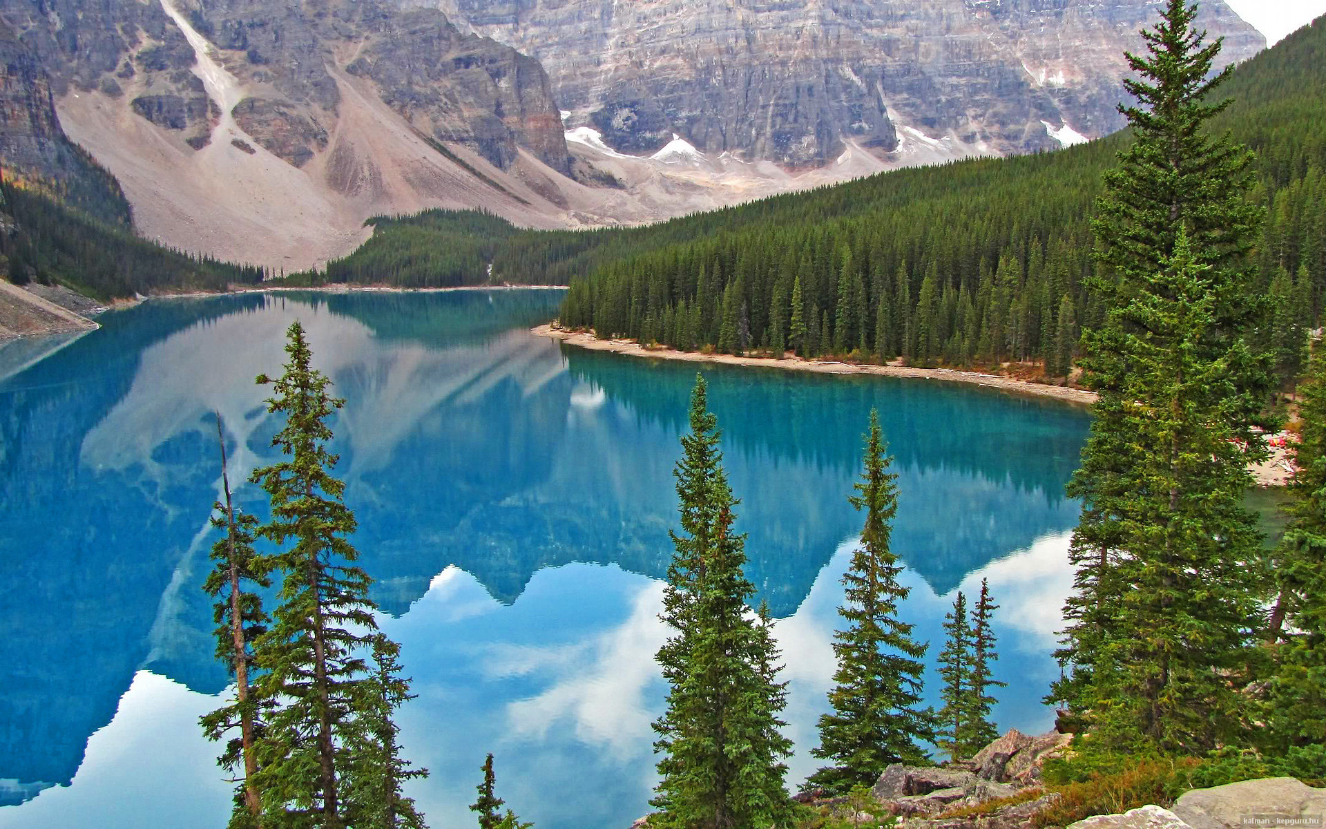 哈兰德式飞驰，当F1揭幕战的引擎唤醒绿茵场的野兽