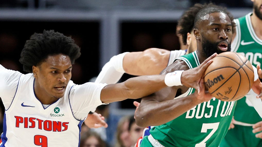 凯尔特人压哨击败深圳队，布克发挥堪称完美