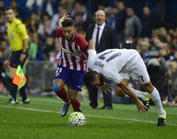 欧冠淘汰赛之夜，卡拉斯科防守端锁死对手